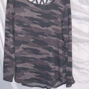 Cute long sleeve shirt, medium